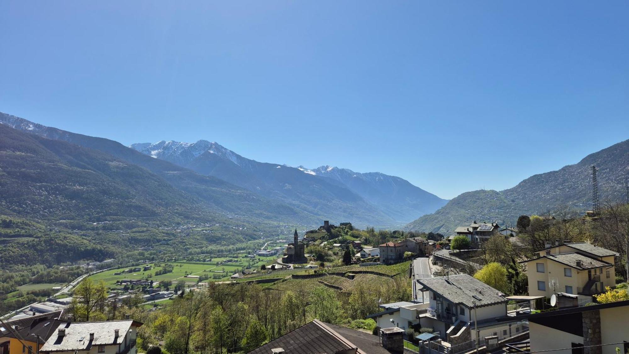 Typical Apartment In Valtellina Sondrio Eksteriør billede